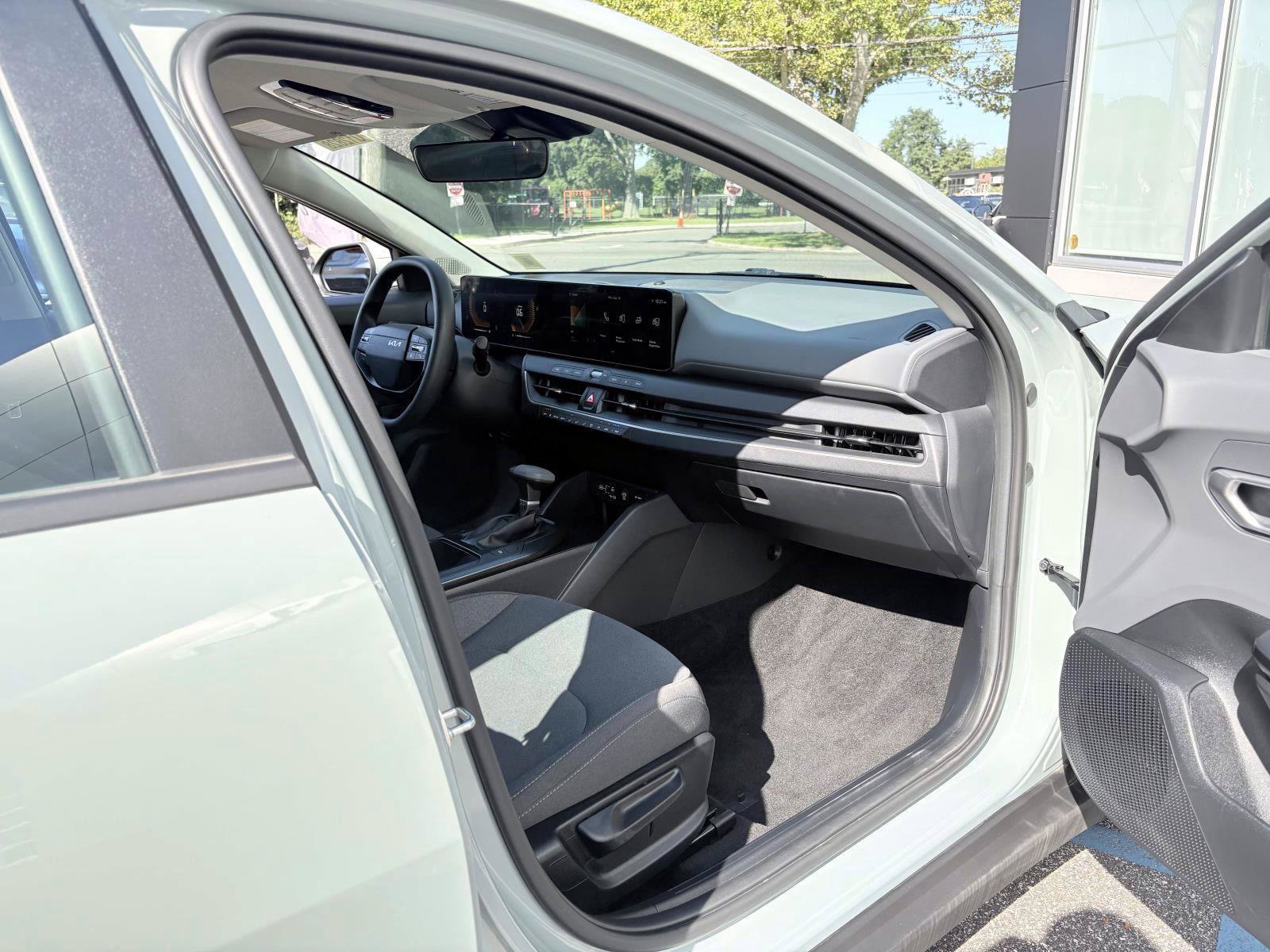 Certified 2025 Kia K4 FWD image 22