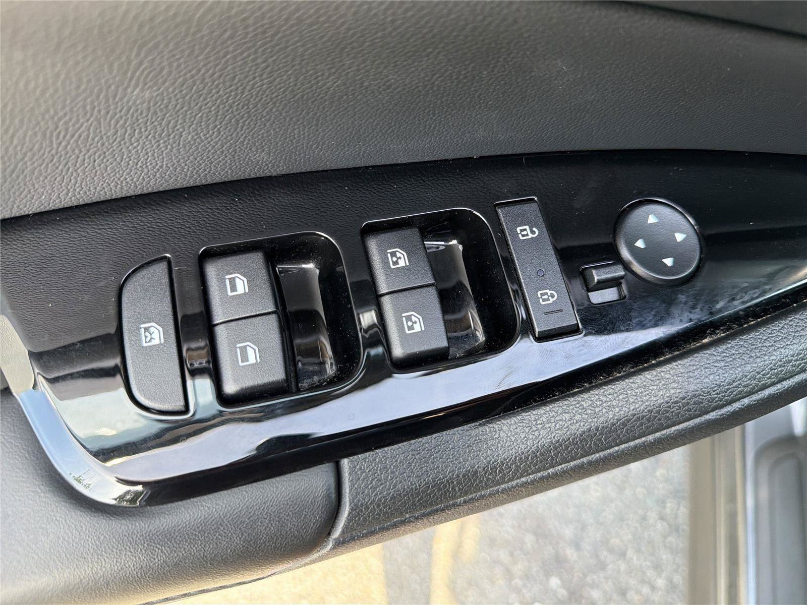Used 2023 Kia Sportage X-Line w/ X-Line Premium Package AWD/4WD image 28
