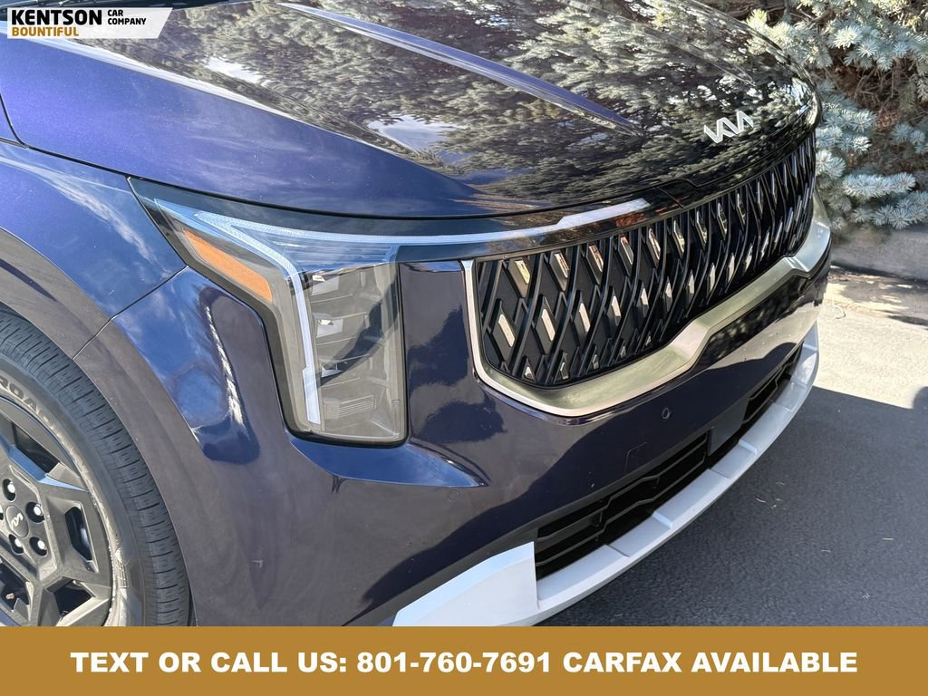 Used 2025 Kia Carnival FWD image 14