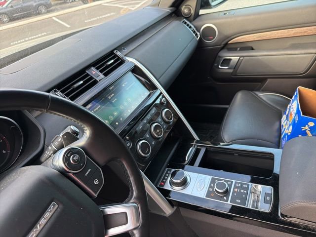 Used 2017 Land Rover Discovery HSE AWD/4WD image 5