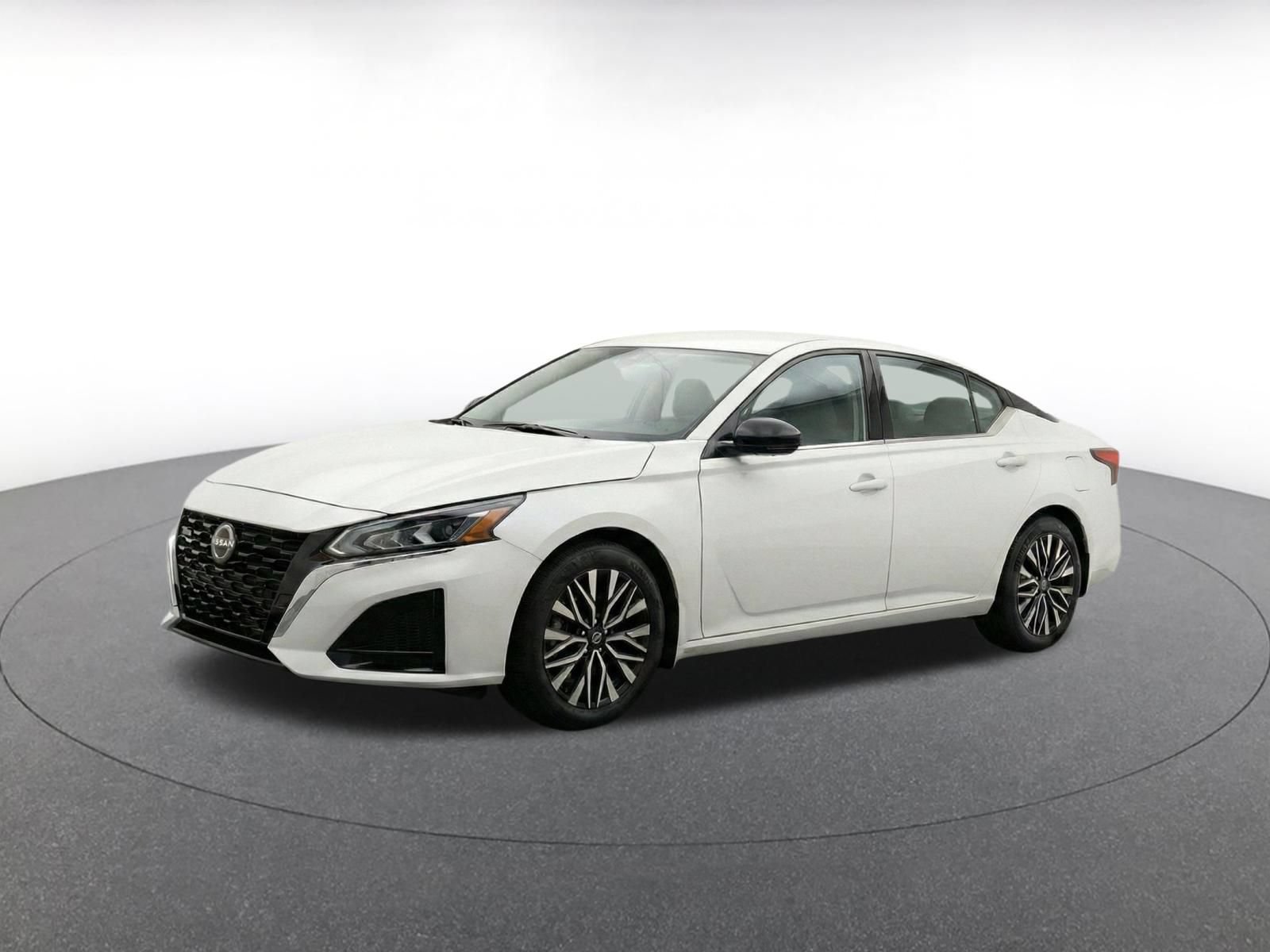Used 2026 Nissan Altima 2.5 SV FWD image 3