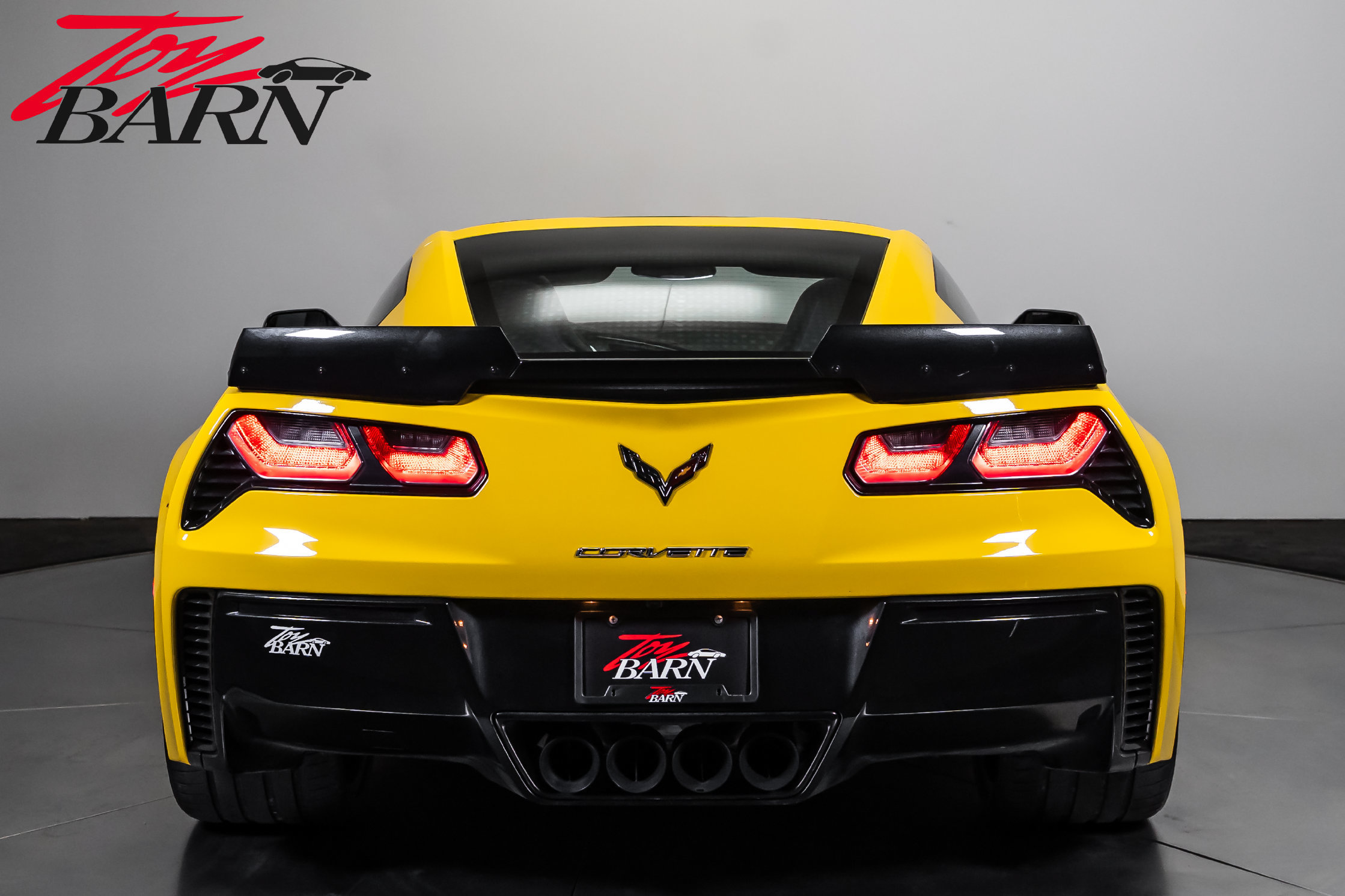 Used 2016 Chevrolet Corvette Z06 w/ 3LZ Preferred Equipment Group RWD image 4