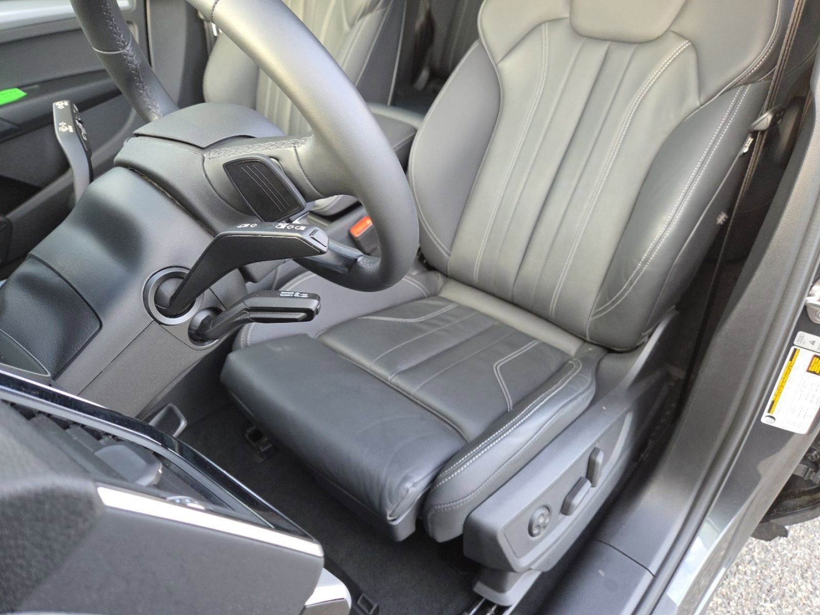 Used 2025 Audi Q5 2.0T Premium image 27