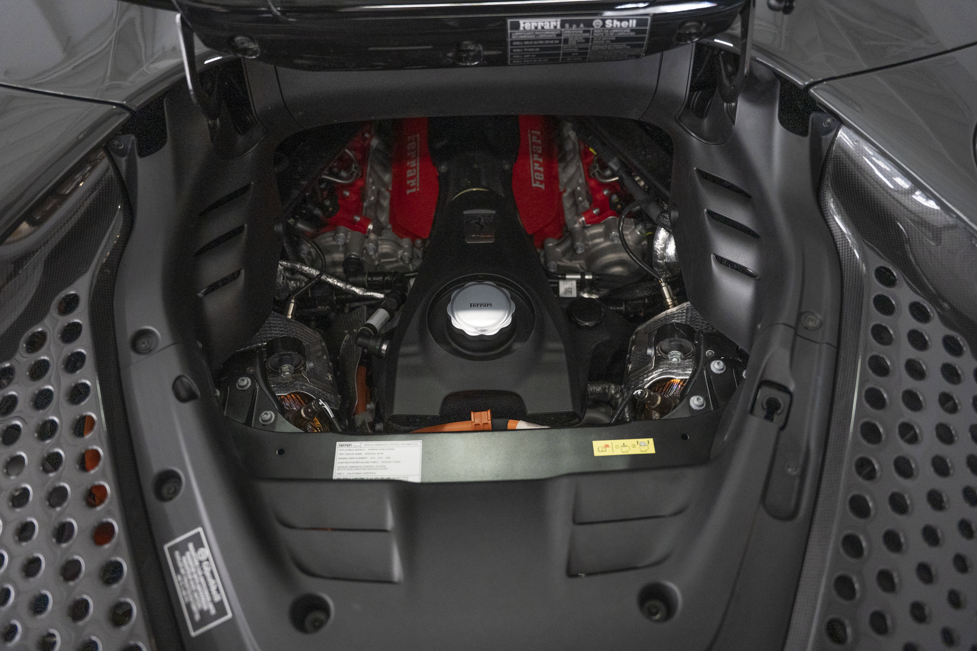 Used 2025 Ferrari SF90 Spider image 62