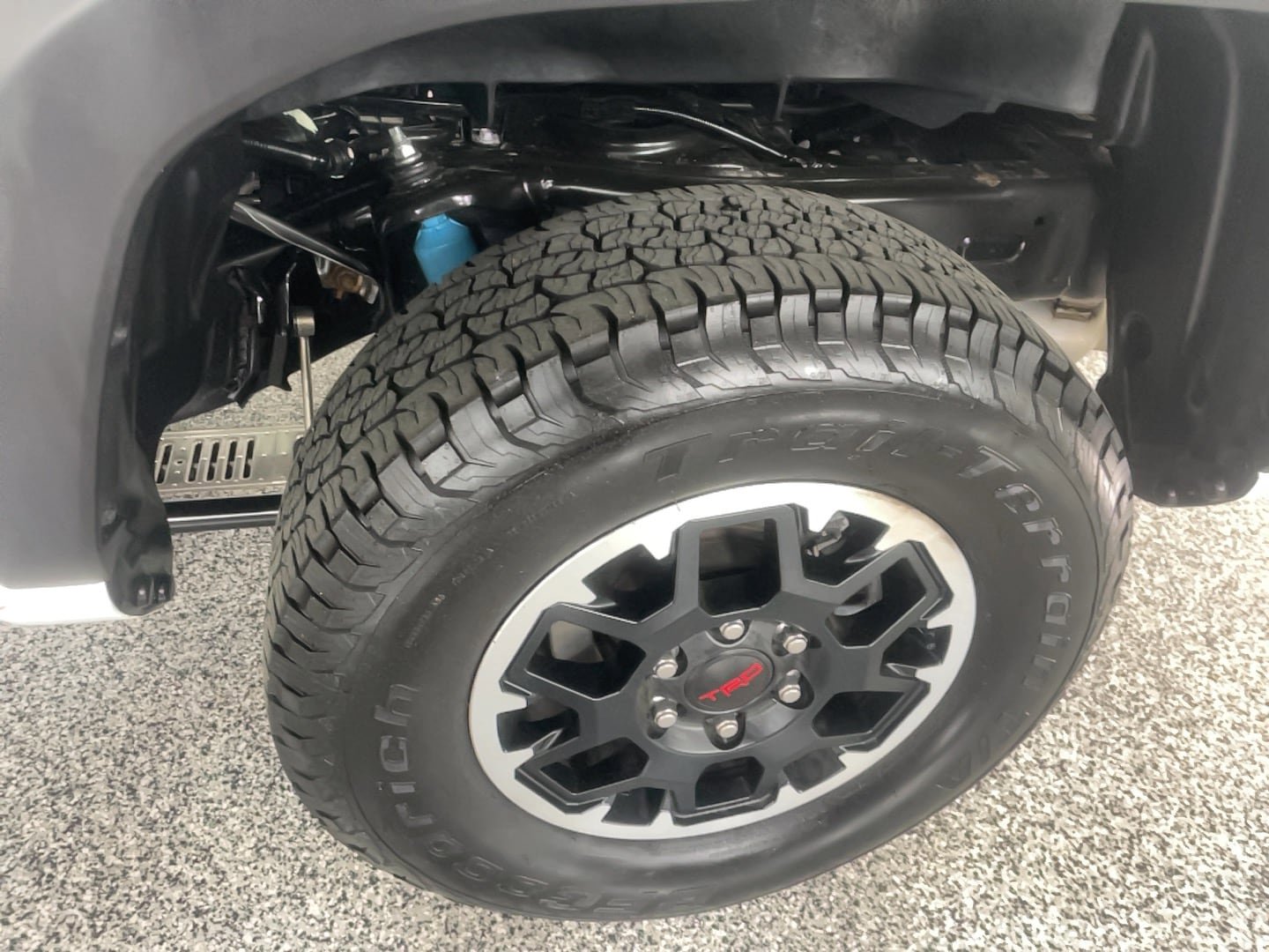 Used 2024 Toyota Tacoma TRD Off-Road AWD/4WD image 5