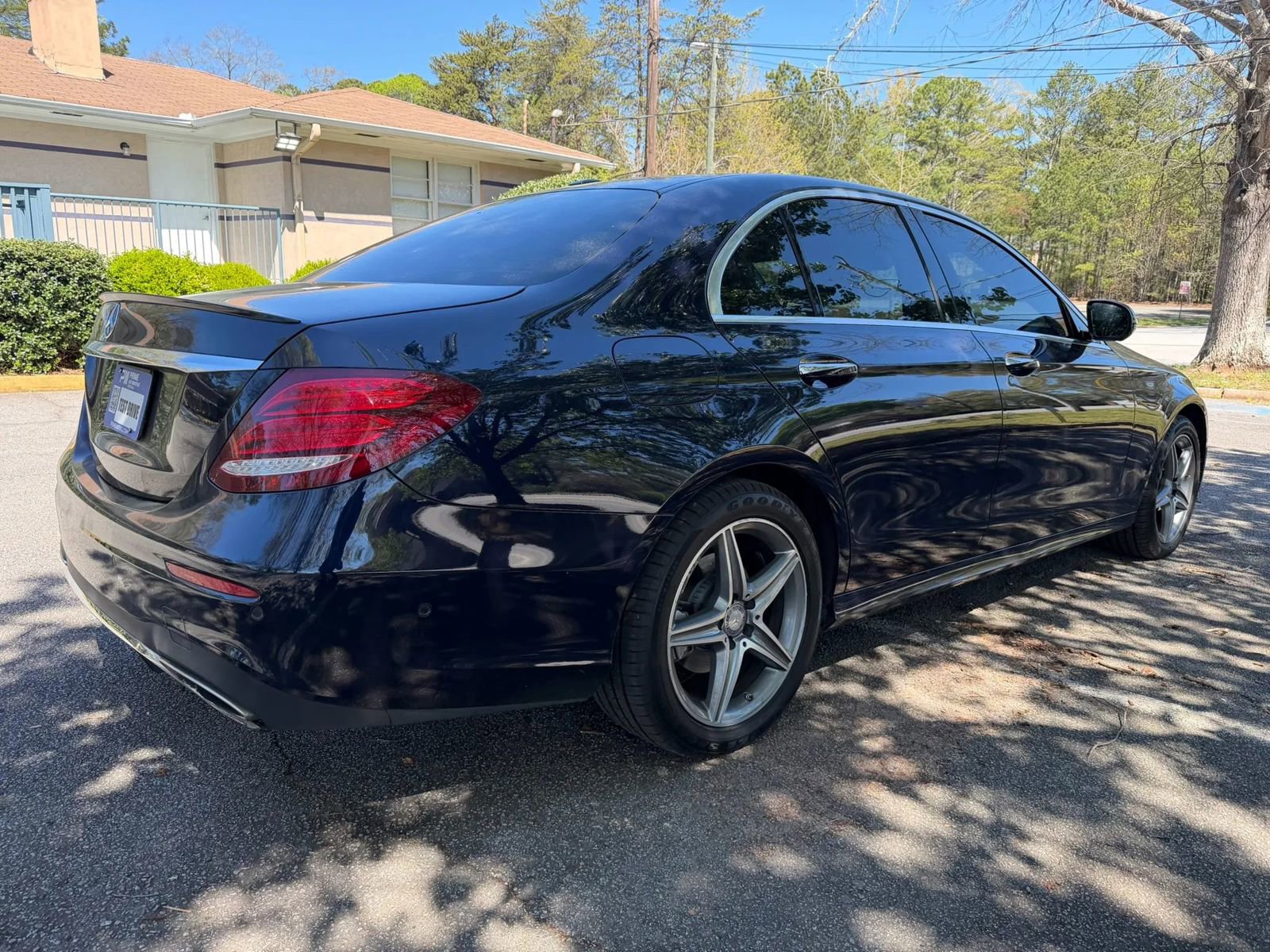 Used 2017 Mercedes-Benz E 300 image 3