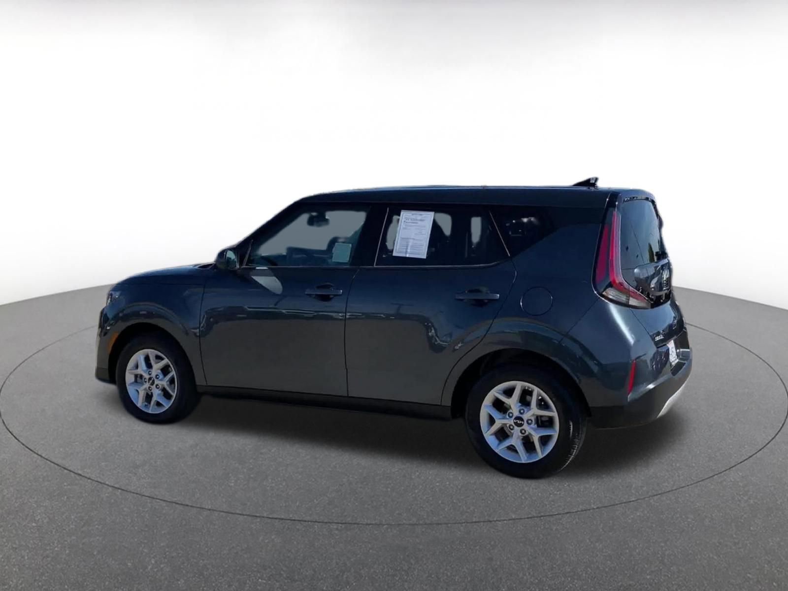 Used 2025 Kia Soul LX w/ LX Technology Package image 9