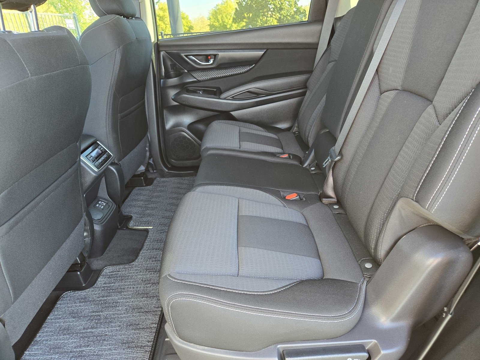 Used 2024 Subaru Ascent Premium w/ Convenience Package image 14