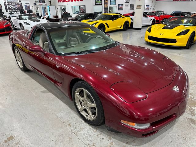 Used 2003 Chevrolet Corvette Coupe w/ Preferred Equipment Group RWD image 19