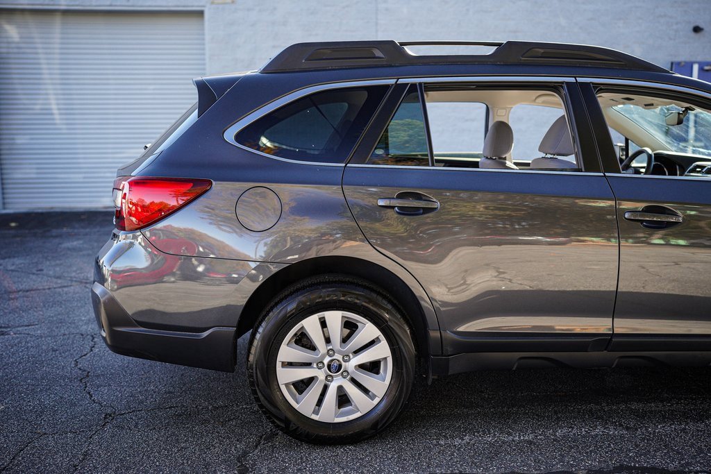 Used 2019 Subaru Outback 2.5i Premium image 15