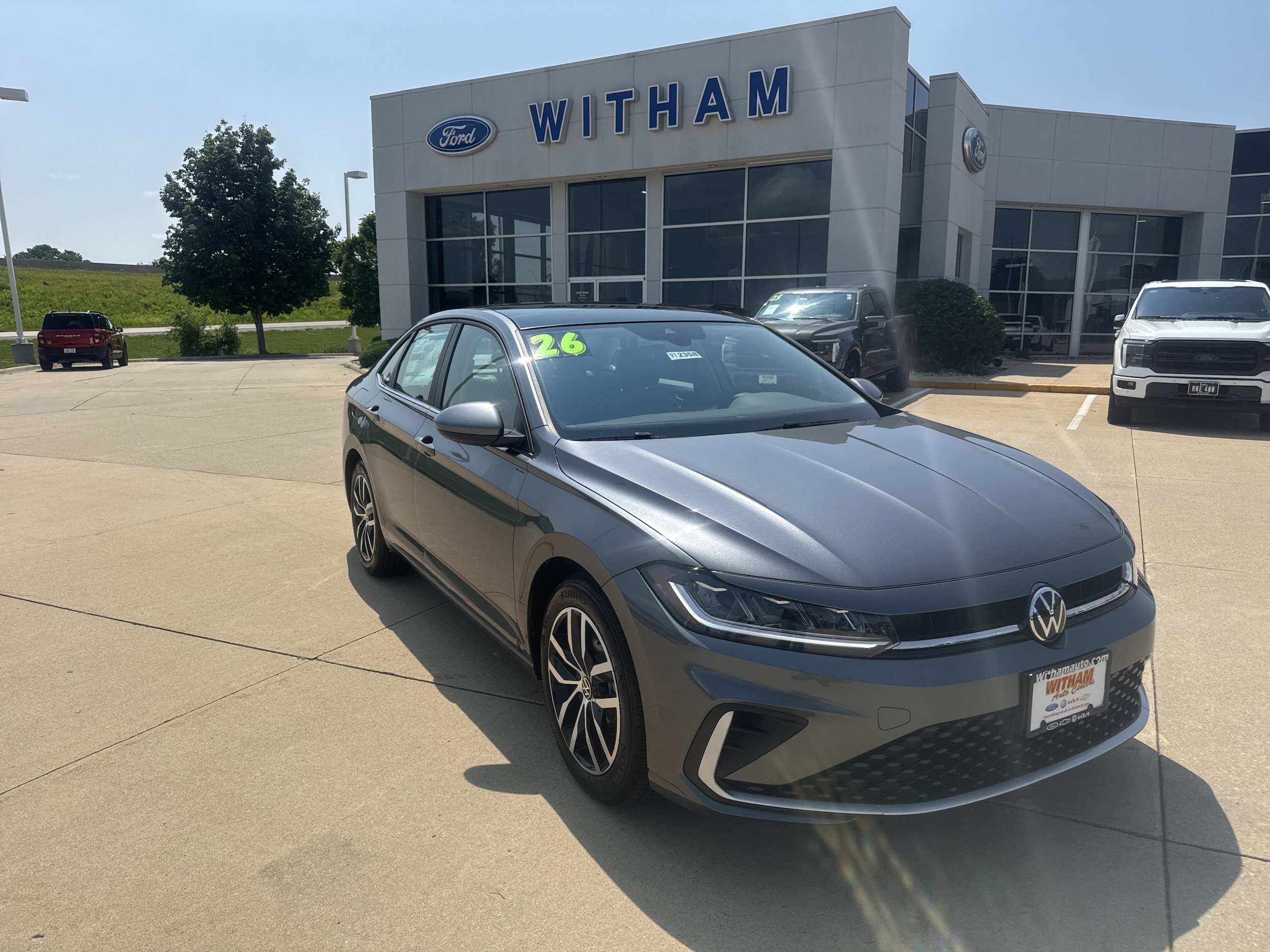 New 2026 Volkswagen Jetta SE FWD image 2