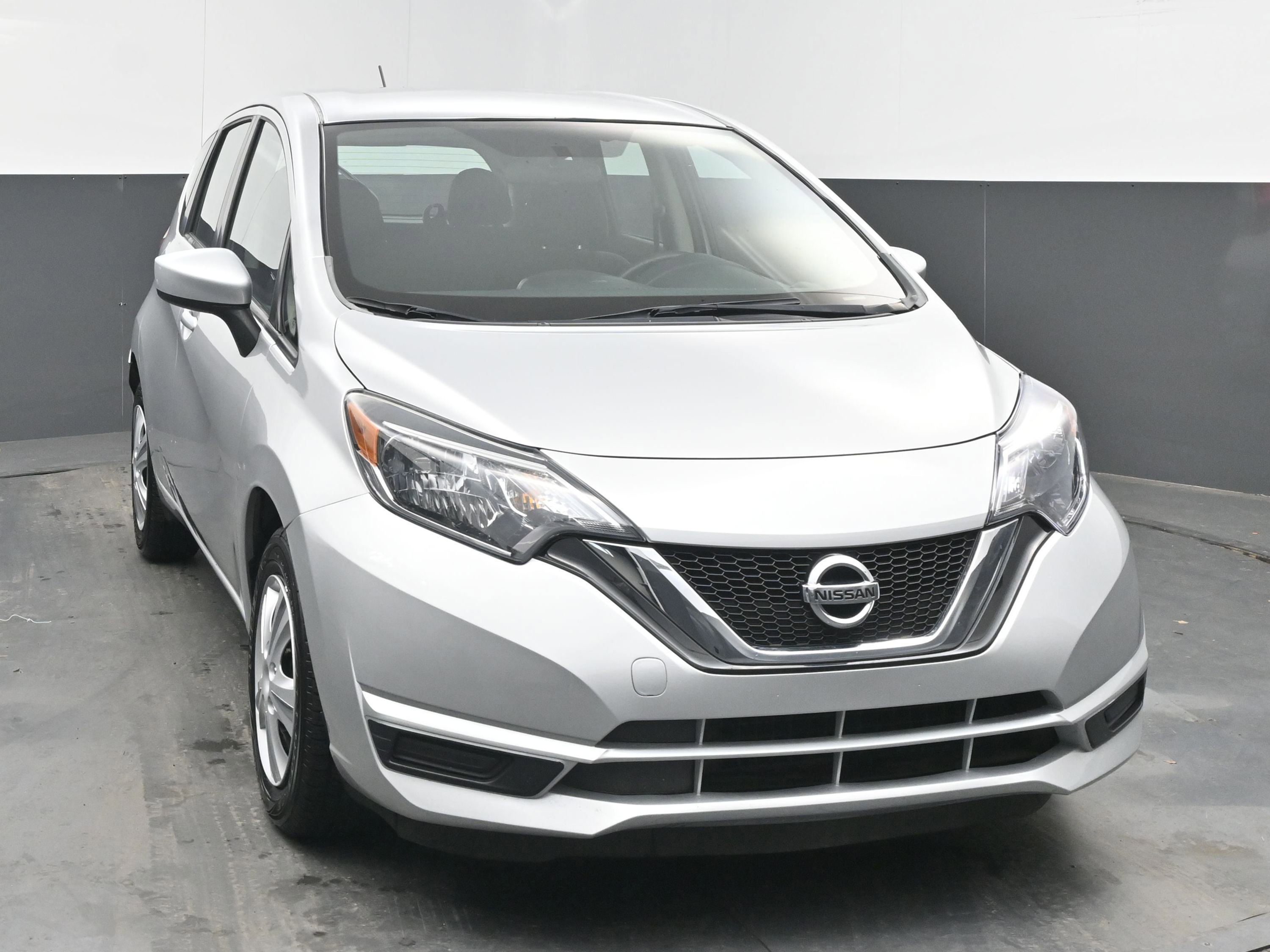 Used 2019 Nissan Versa Note SV image 2