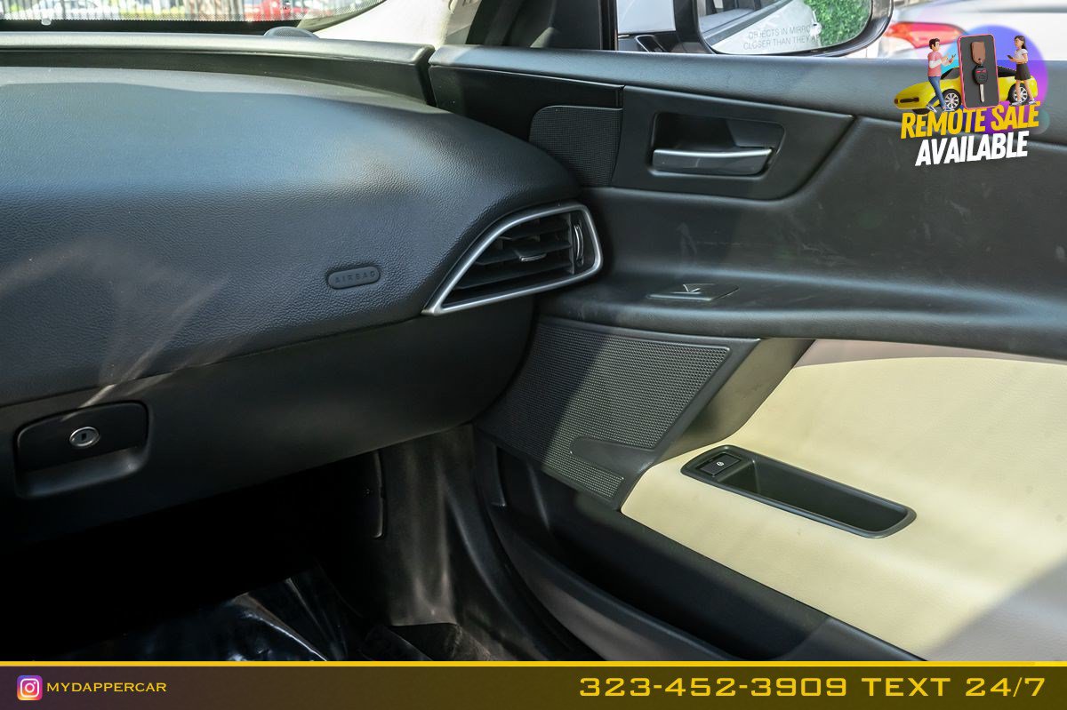 Used 2018 Jaguar XE RWD image 22