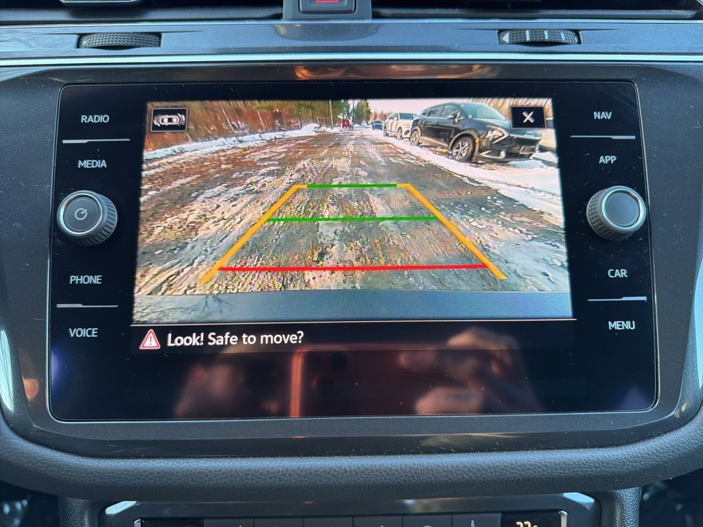 Used 2021 Volkswagen Tiguan SEL image 25