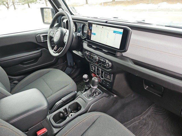 Used 2025 Jeep Wrangler Willys image 14