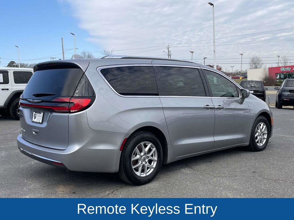 Certified 2021 Chrysler Pacifica Touring-L image 8