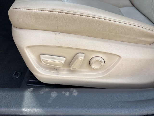 Used 2020 Toyota Camry XLE image 40