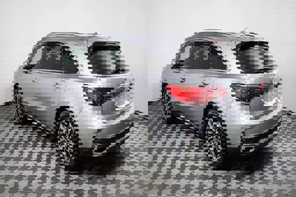 Used 2017 Acura MDX SH-AWD w/ Advance Package image 4