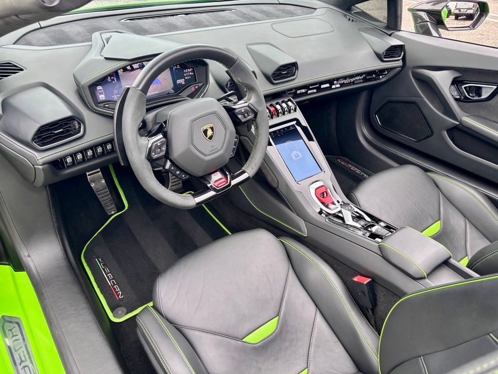 Used 2021 Lamborghini Huracan EVO RWD image 20