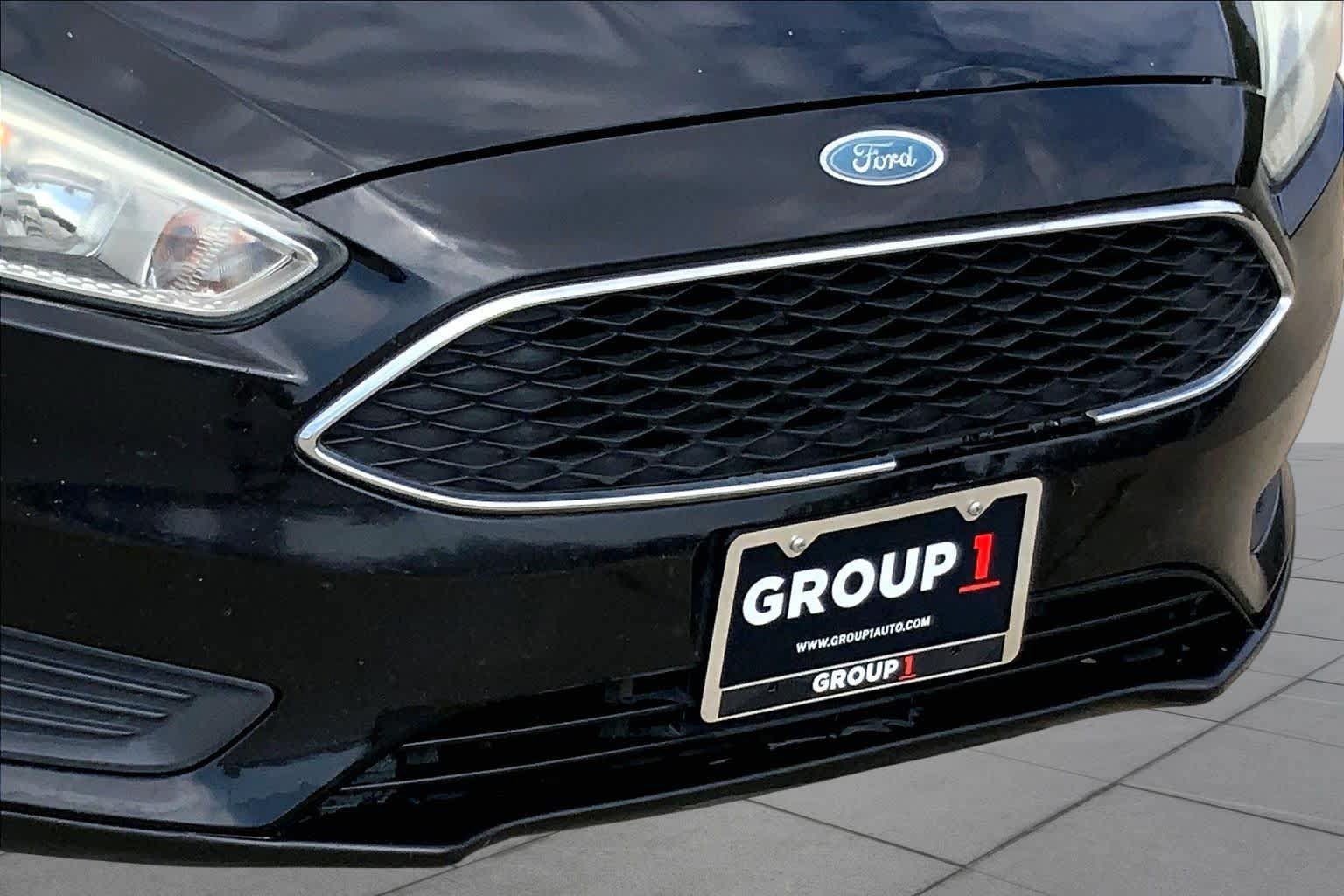 Used 2015 Ford Focus SE FWD image 30
