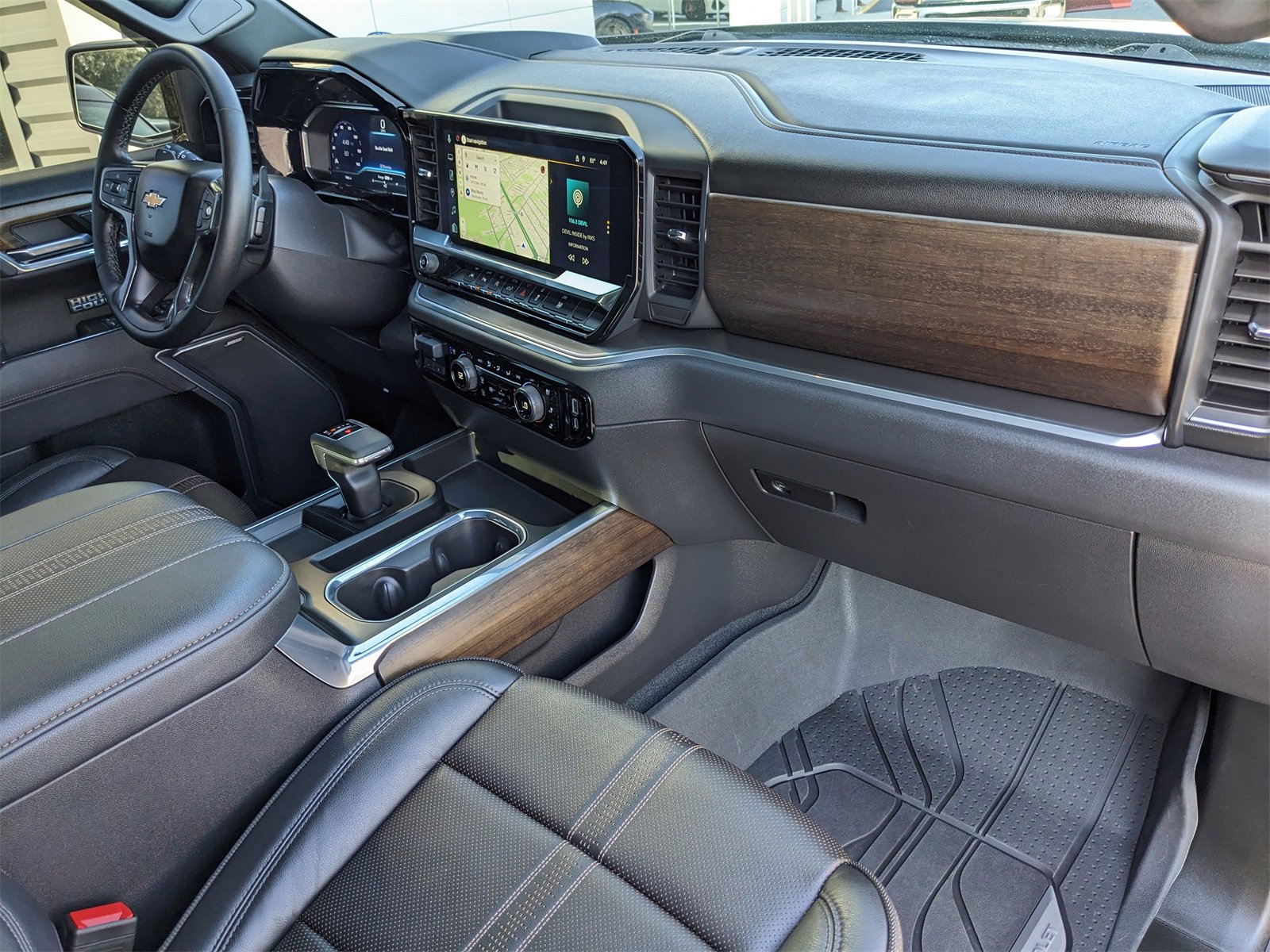 Used 2025 Chevrolet Silverado 1500 High Country image 10