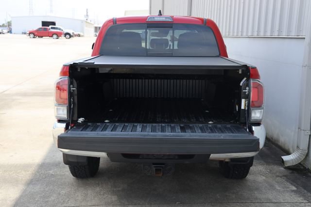 Used 2022 Toyota Tacoma TRD Off-Road AWD/4WD image 10