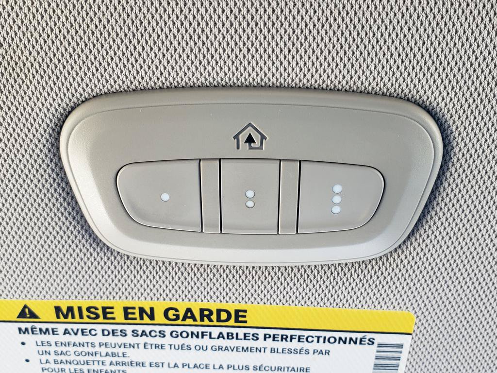 Used 2018 Chrysler Pacifica Touring-L FWD image 20