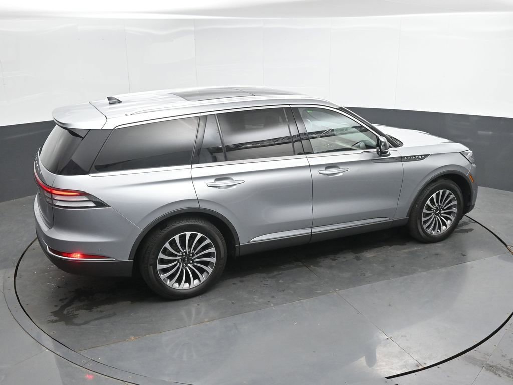 Used 2021 Lincoln Aviator Reserve w/ Elements Package Plus AWD/4WD image 12