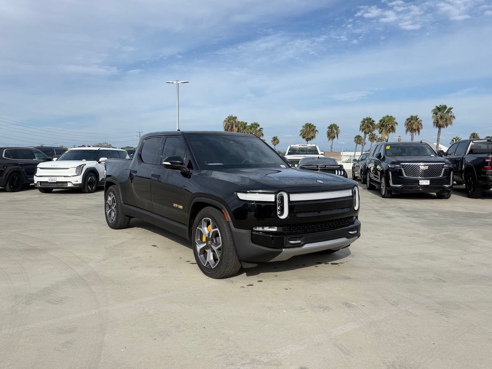 Used 2022 Rivian R1T Adventure AWD/4WD image 4