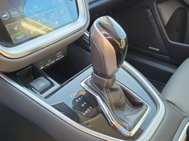 Used 2025 Subaru Outback Onyx Edition AWD/4WD image 32