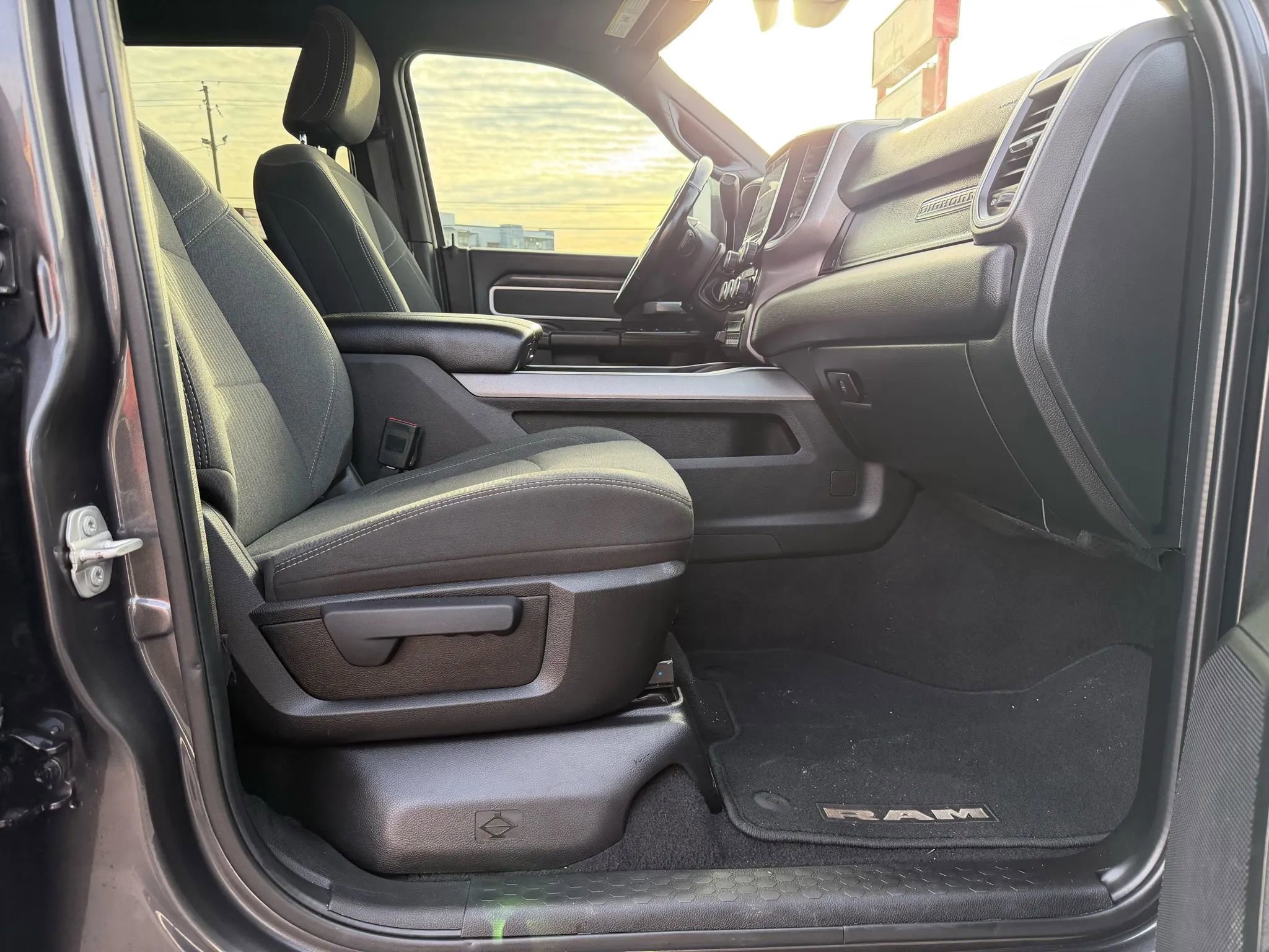 Used 2023 RAM 2500 Big Horn w/ Level 1 Equipment Group image 17