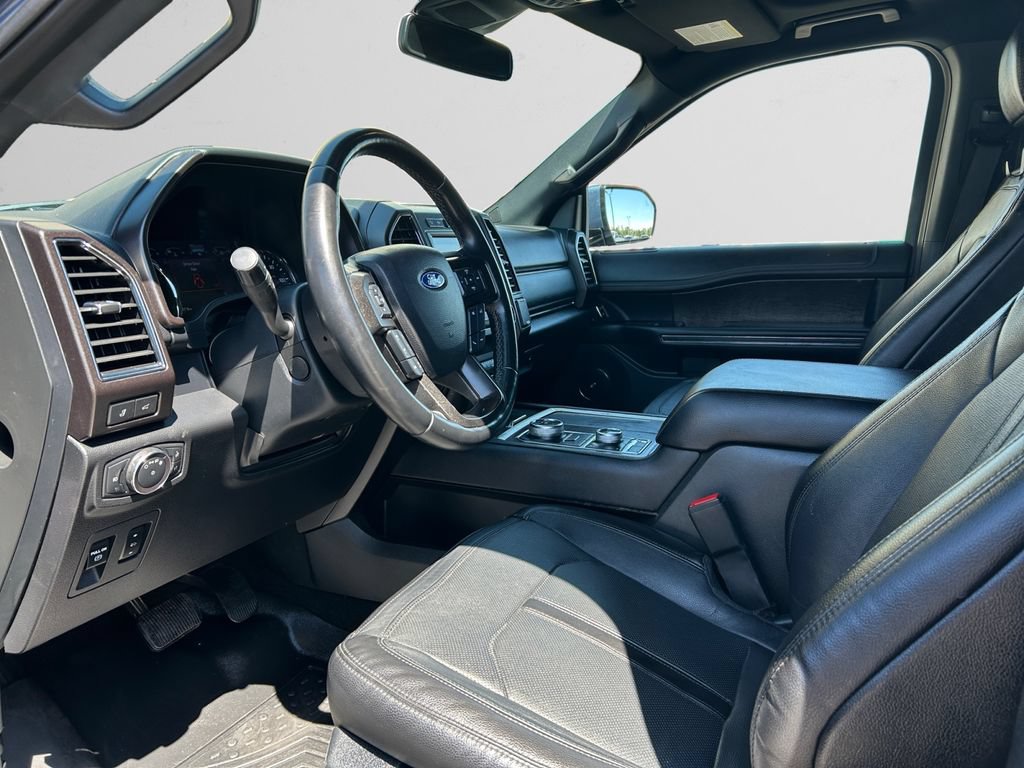 Used 2019 Ford Expedition Limited w/ Equipment Group 302A AWD/4WD image 11