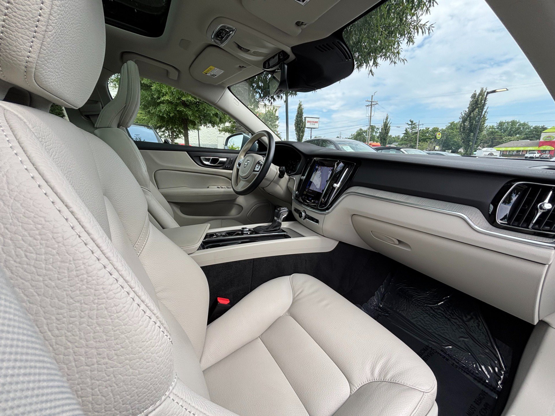 Used 2022 Volvo V60 T5 Cross Country AWD/4WD image 24