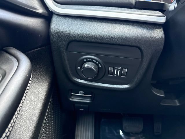 New 2026 Jeep Grand Cherokee Laredo X AWD/4WD image 15