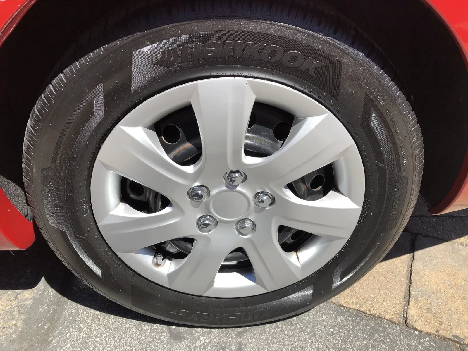 Used 2011 Toyota Camry LE FWD image 11