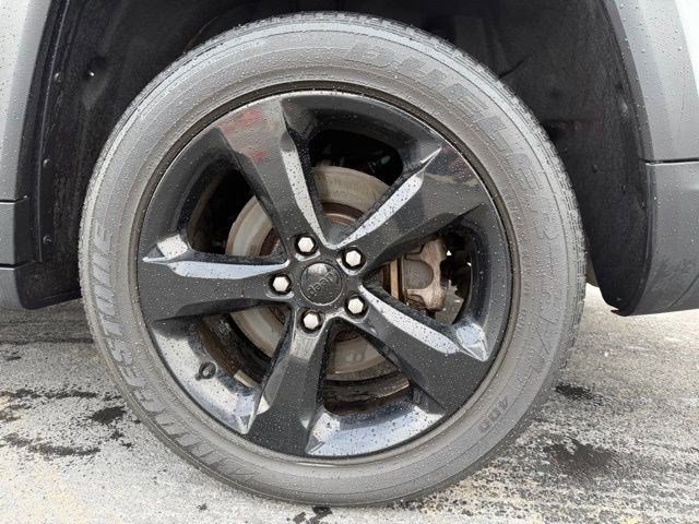 Used 2022 Jeep Grand Cherokee L Laredo image 25