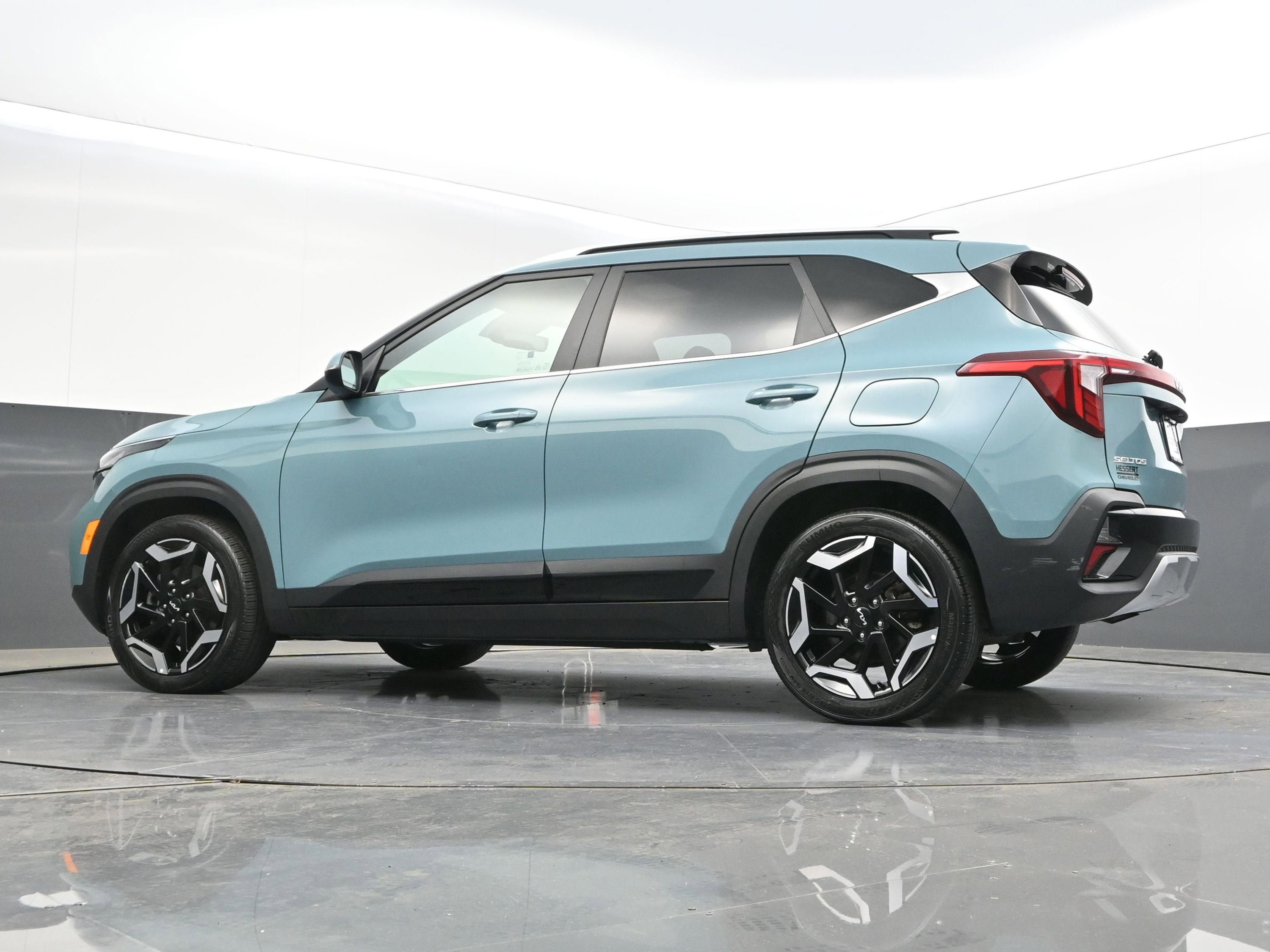 Used 2024 Kia Seltos SX w/ SX Sunroof Package AWD/4WD image 43
