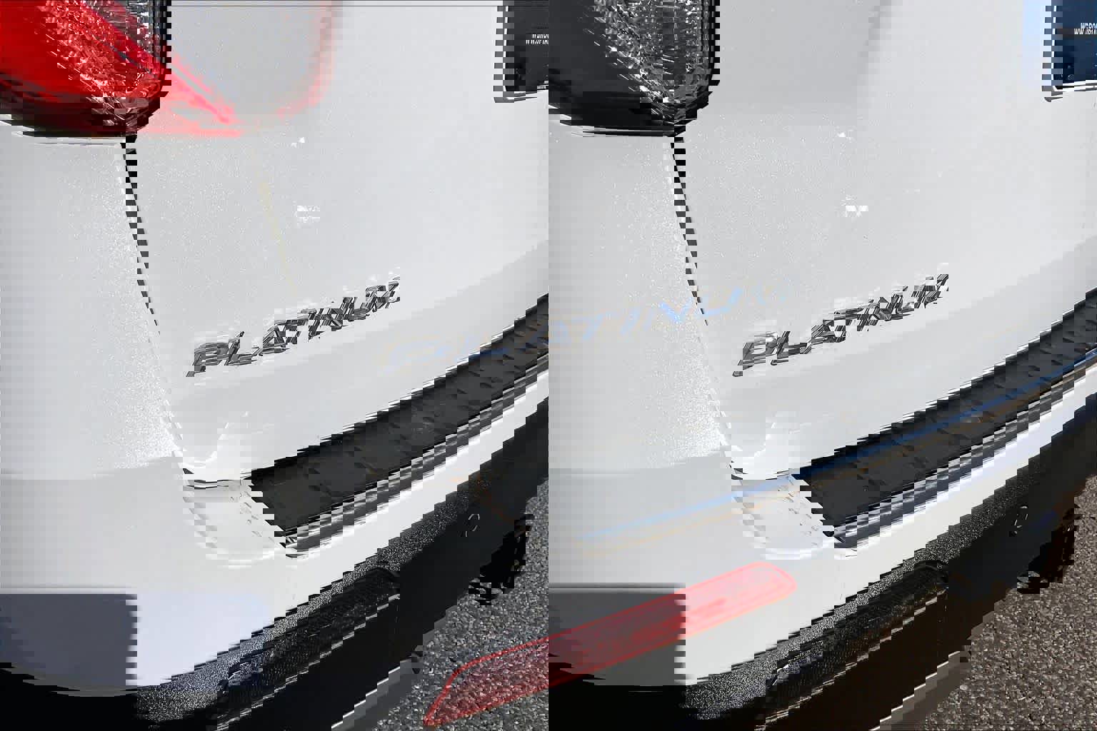 Used 2020 Ford Explorer Platinum w/ Premium Technology Package image 55