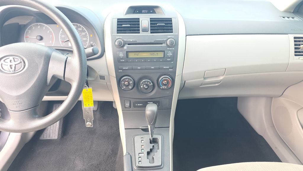 Used 2013 Toyota Corolla L FWD image 15