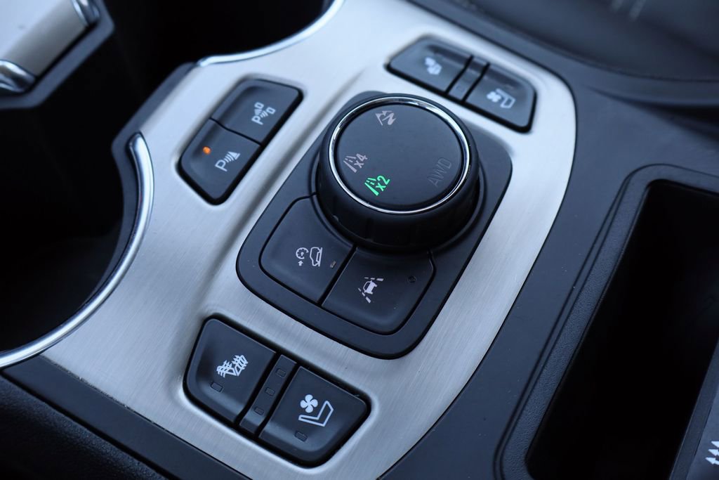 Used 2023 GMC Terrain Denali w/ Denali Premium Package image 17