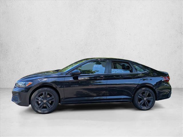 Used 2023 Volkswagen Jetta SE w/ Panoramic Sunroof Package FWD image 9
