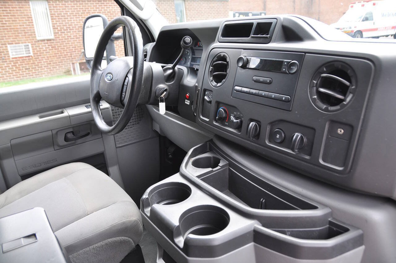 Used 2013 Ford E-150 and Econoline 150 w/ PWR Group RWD image 27