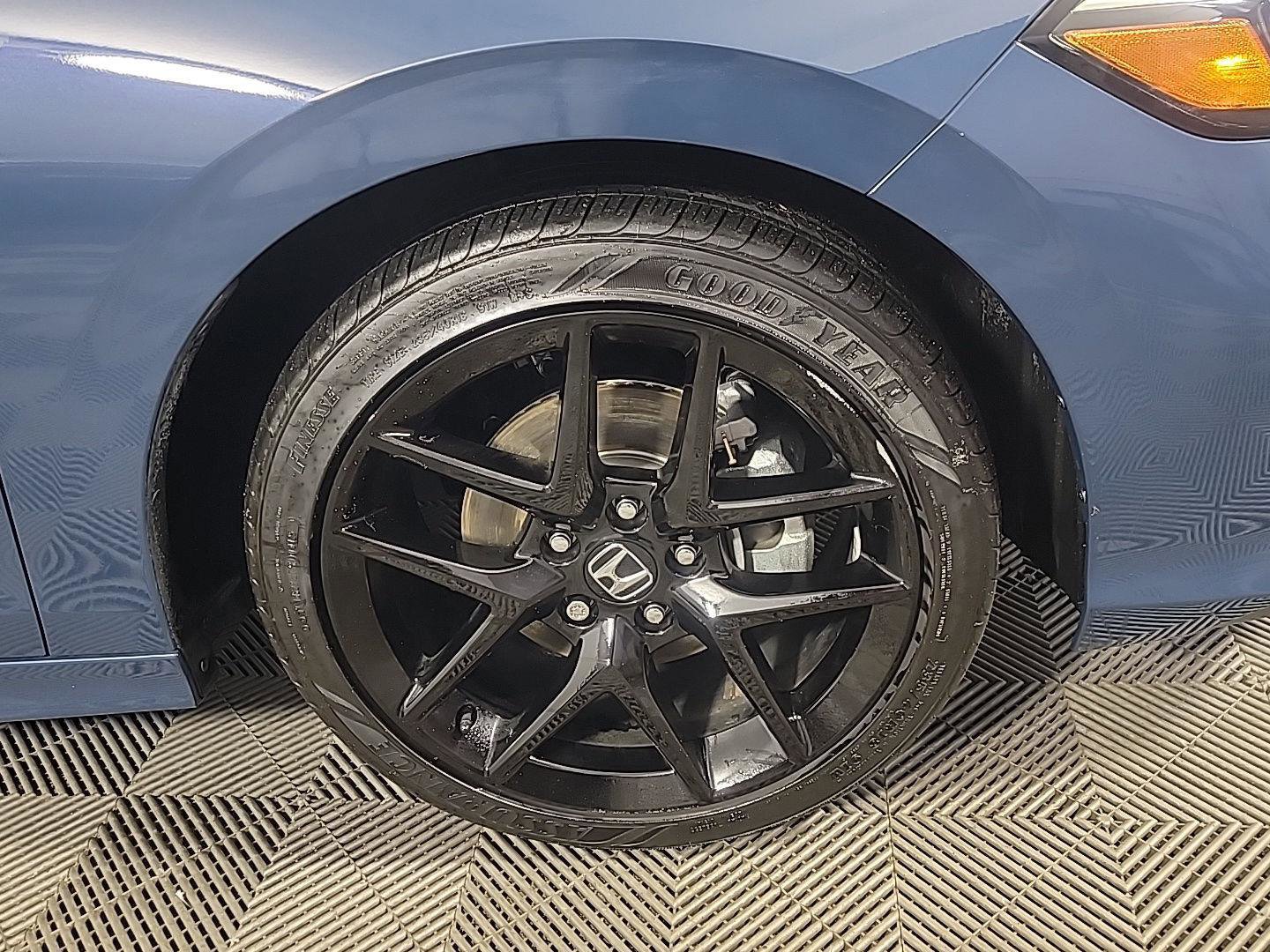 Certified 2025 Honda Civic Sport image 3