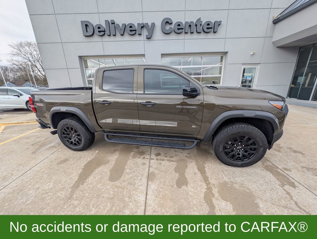 Used 2024 Chevrolet Colorado Trail Boss w/ Technology Package image 4