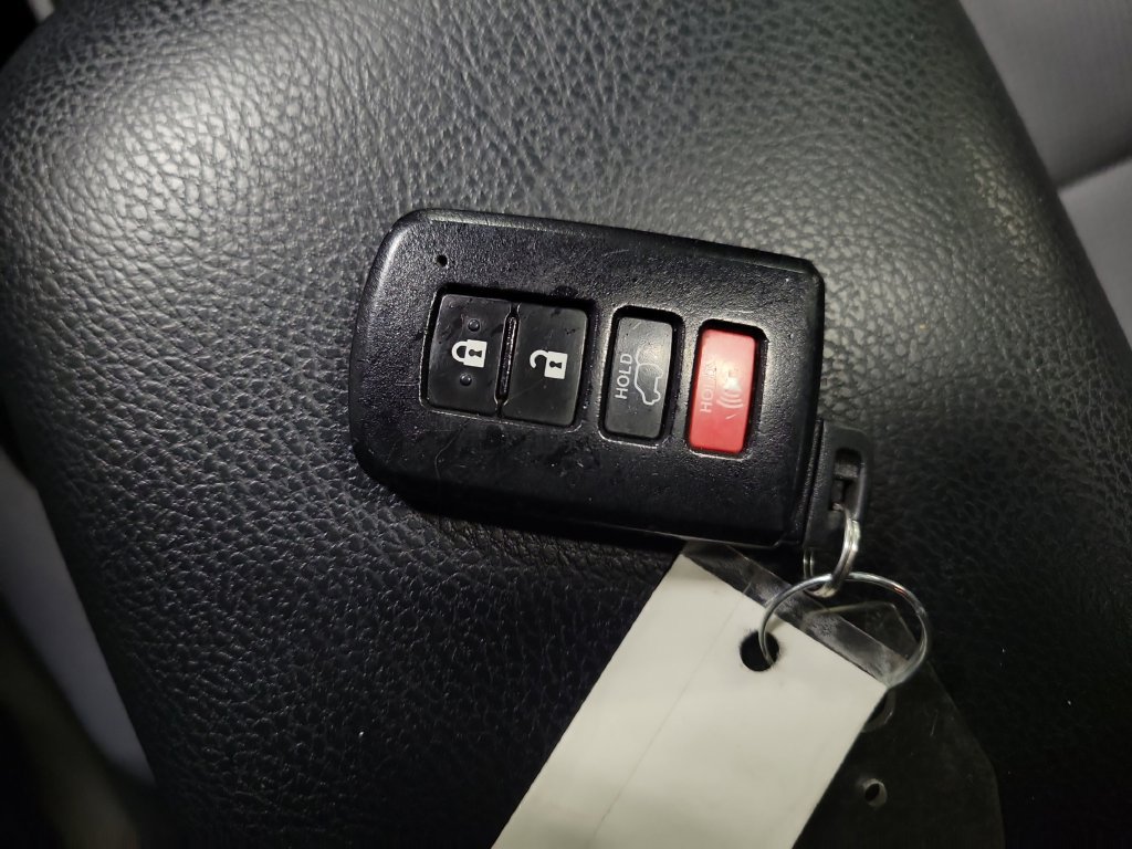 Used 2018 Toyota RAV4 XLE AWD/4WD image 21