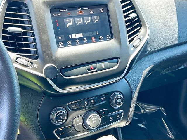 Used 2021 Jeep Cherokee Latitude FWD image 12