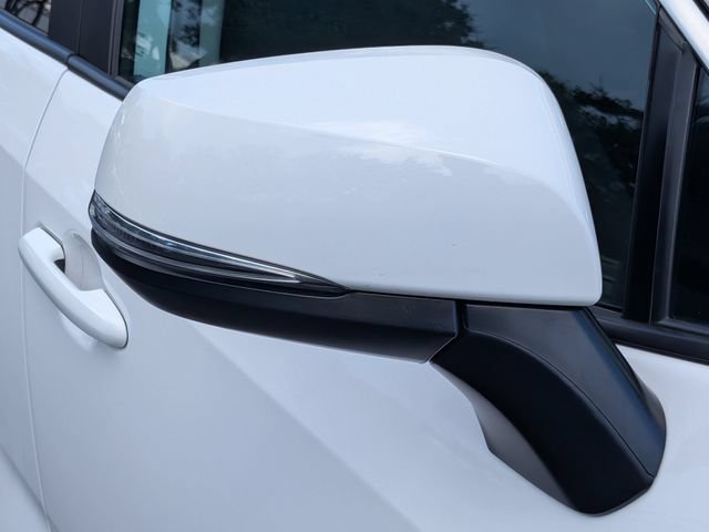 Used 2025 Toyota RAV4 XLE FWD image 11