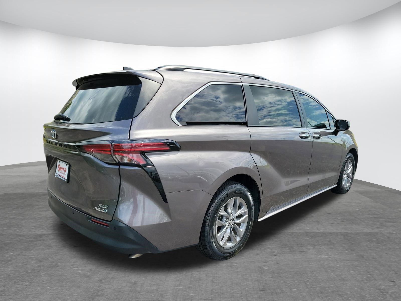 Used 2022 Toyota Sienna XLE w/ XLE Plus Package FWD image 25