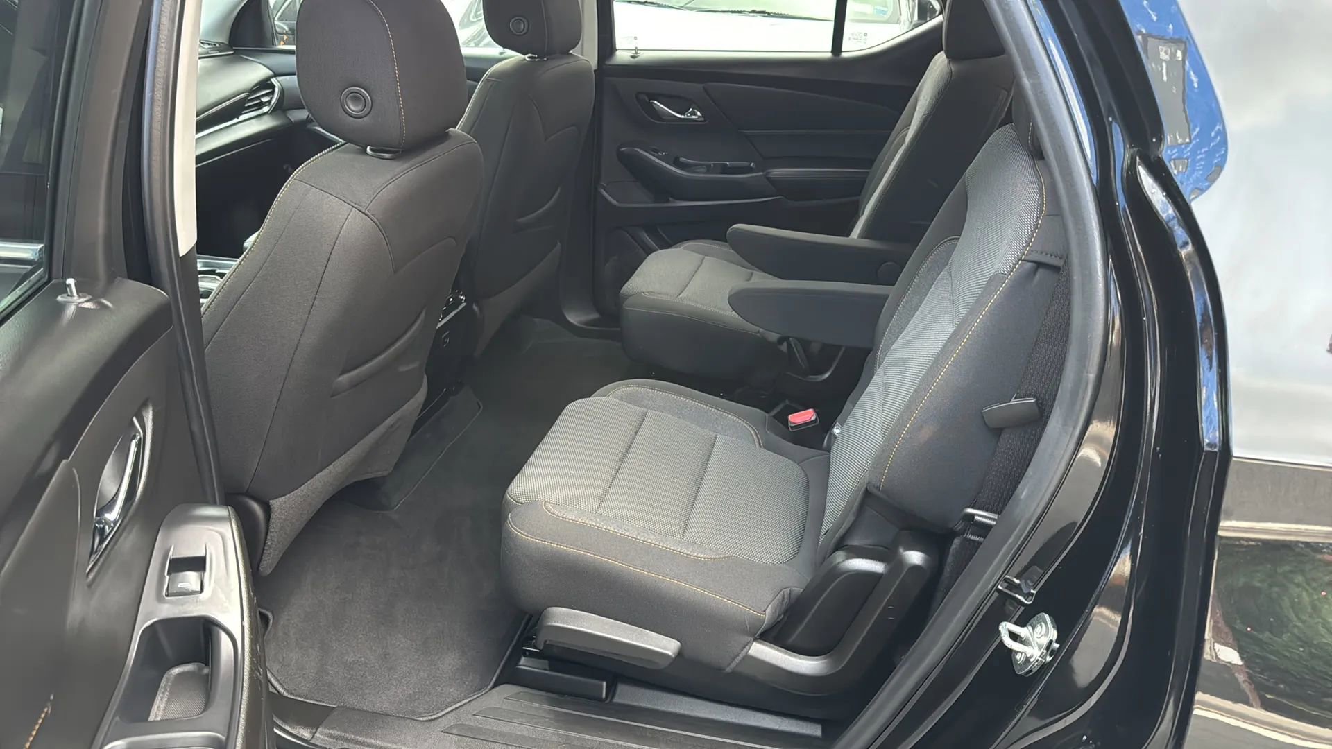 Used 2021 Chevrolet Traverse LT image 21