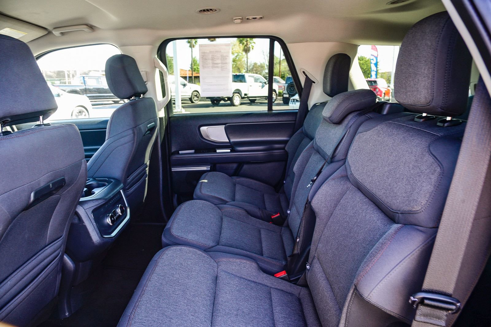 Used 2025 Ford Expedition Active image 17